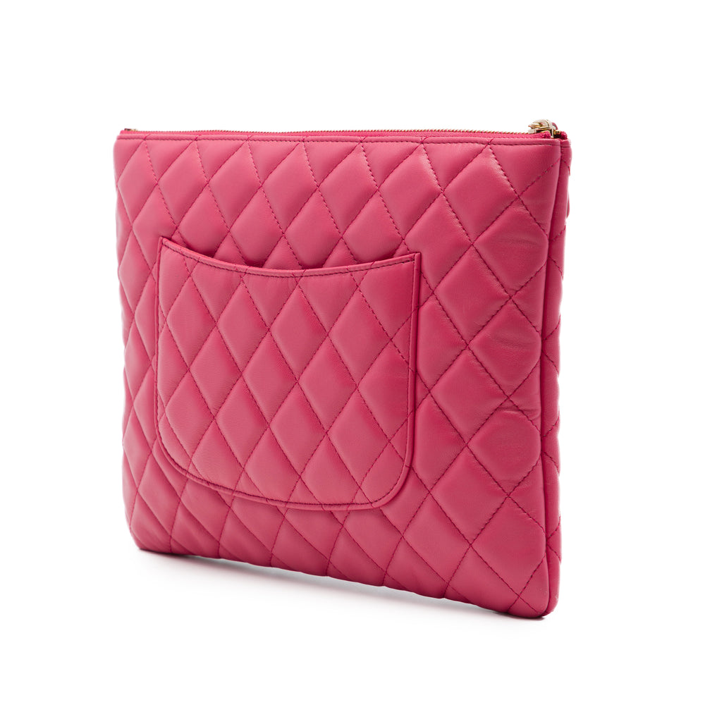 Chanel Porte-monnaie CC Matelassé Pochette with à rabat Mini Cuir d'agneau Rose – vue 2 – GABY PARIS