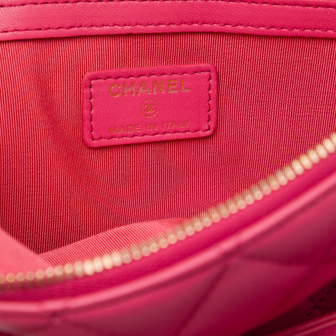 Chanel Porte-monnaie CC Matelassé Pochette with à rabat Mini Cuir d'agneau Rose – vue 5 – GABY PARIS