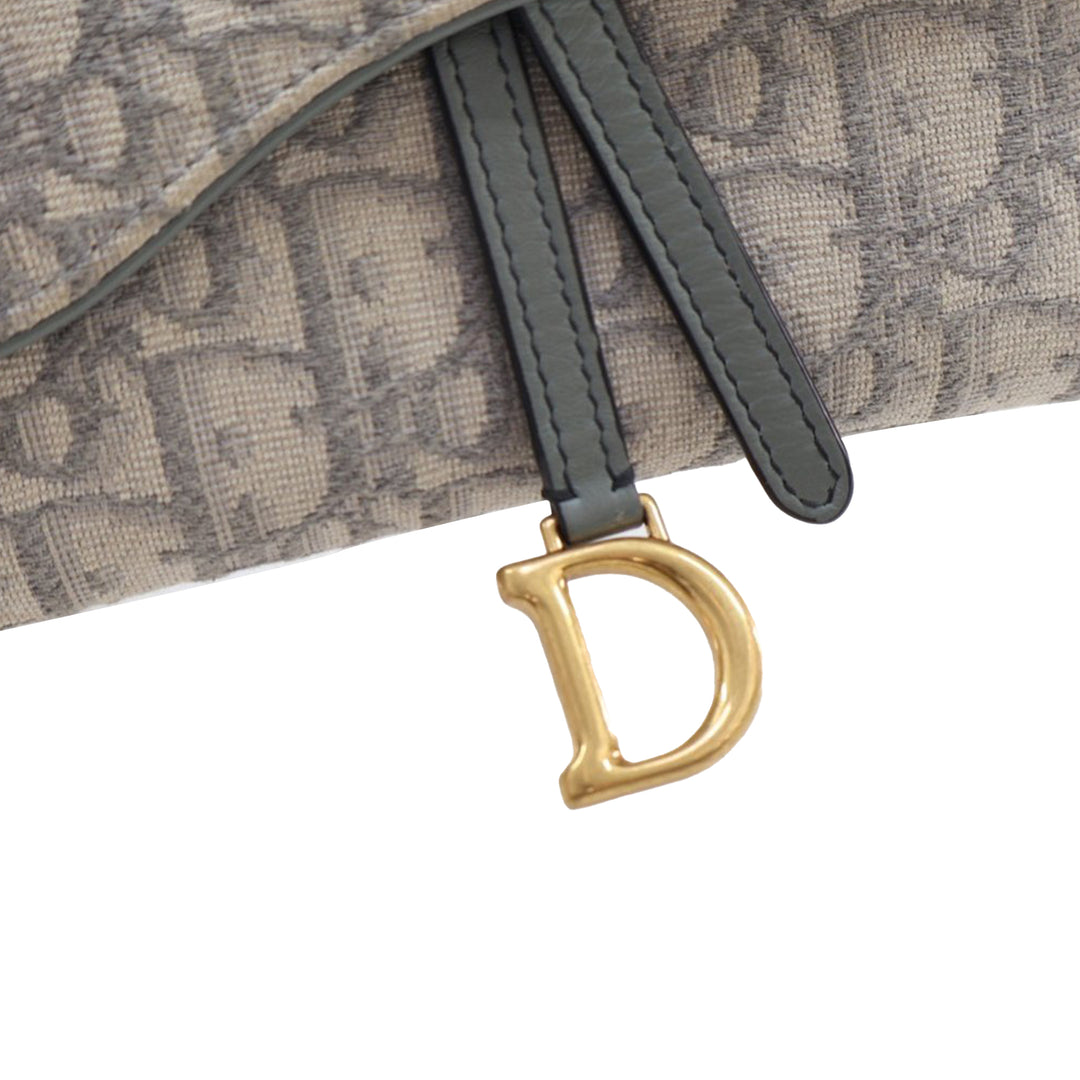 Oblique Saddle Wallet On Chain Gray - Gaby Paris