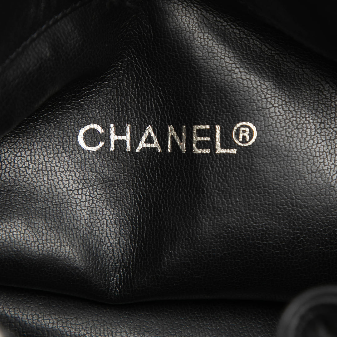 Chanel Matelassé Cuir d’agneau Drawstring Chain Bucket Sac
