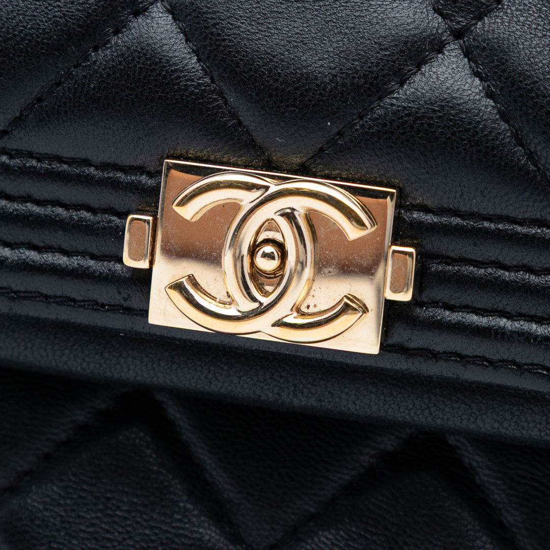 Chanel Matelassé Cuir d’agneau Boy Foldover Pochette