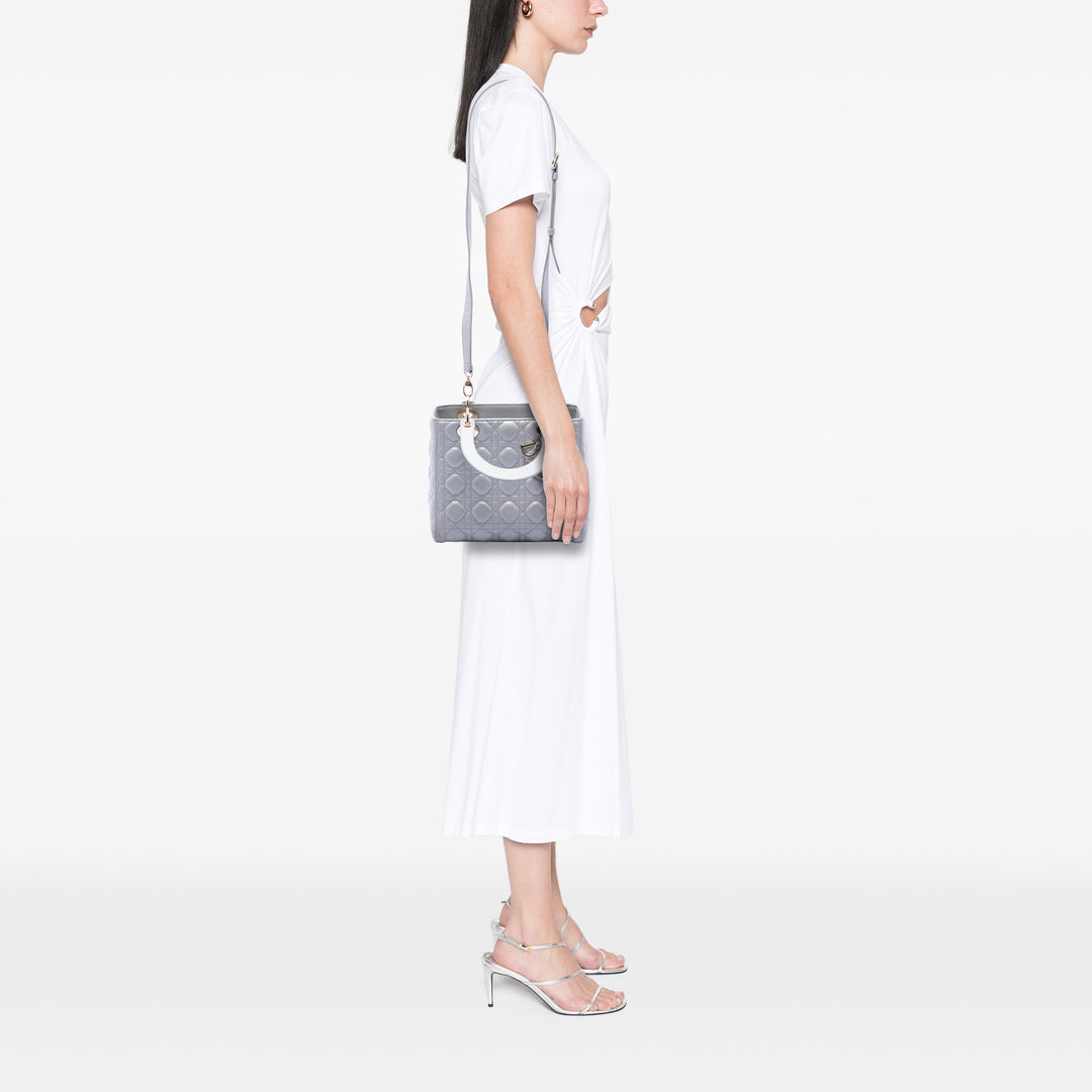 Dior Lady Dior Perleescent Cannage Moyen Cuir d'agneau Gris – vue 6 – GABY PARIS
