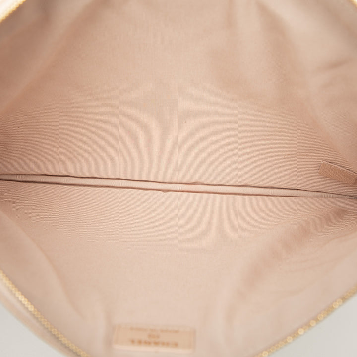 Chanel Large Matelassé Caviar Chevron O Étui Zip Pochette – GABY PARIS Authentique