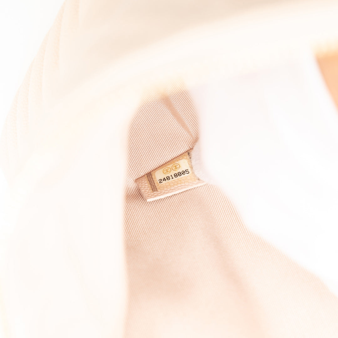 Chanel Large Matelassé Caviar Chevron O Étui Zip Pochette – GABY PARIS Authentique