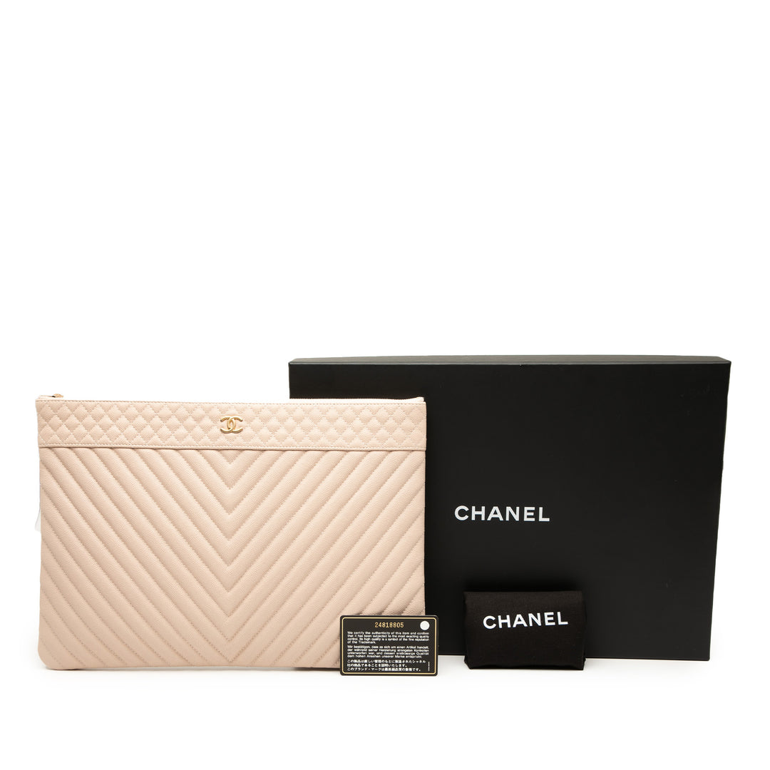Chanel Large Matelassé Caviar Chevron O Étui Zip Pochette – GABY PARIS Authentique