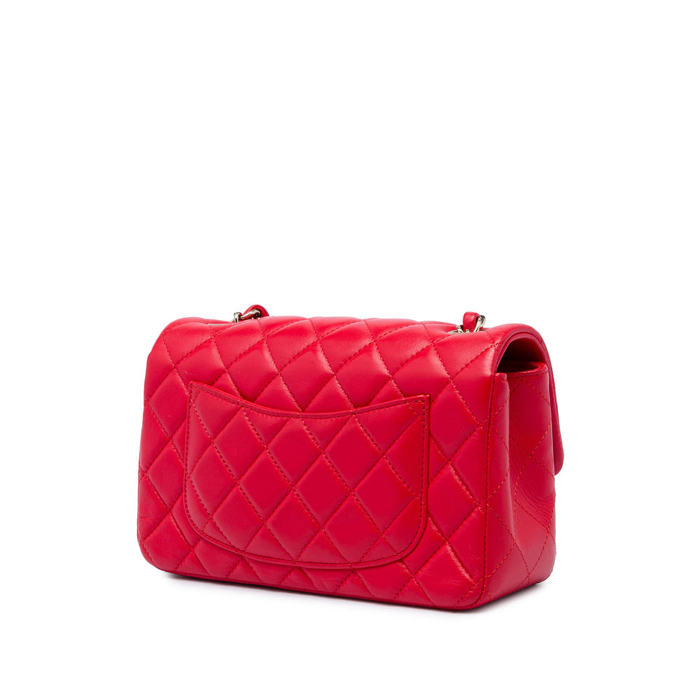 Chanel Sac bandoulière Classic Rectangulaire Rabat simple Mini Cuir d'agneau Rouge – vue 2 – GABY PARIS