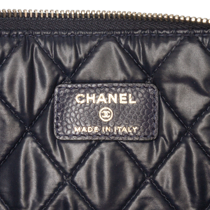 Medium Quilted Caviar O Case Clutch Blue - Gaby Paris