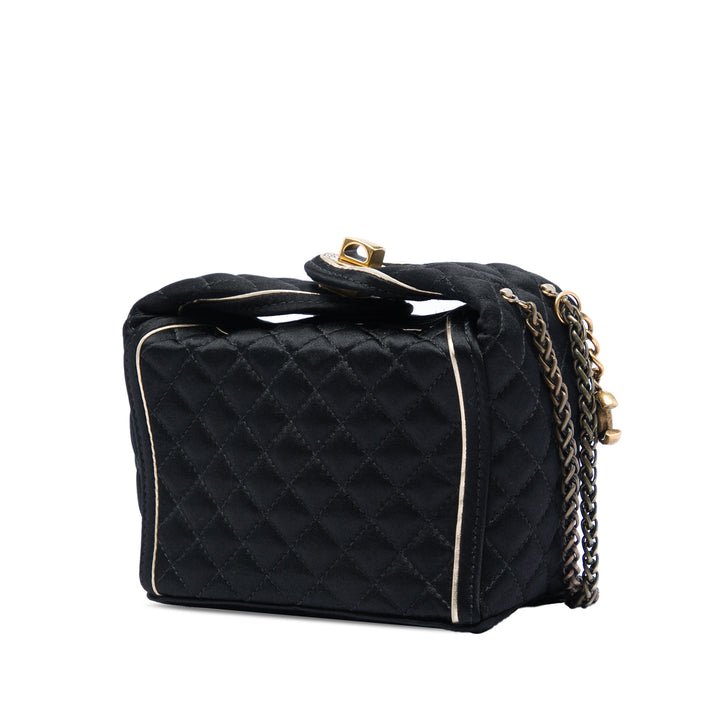 Chanel Paris Shanghai CC Matelassé Satin Takeaway Boîte Sac