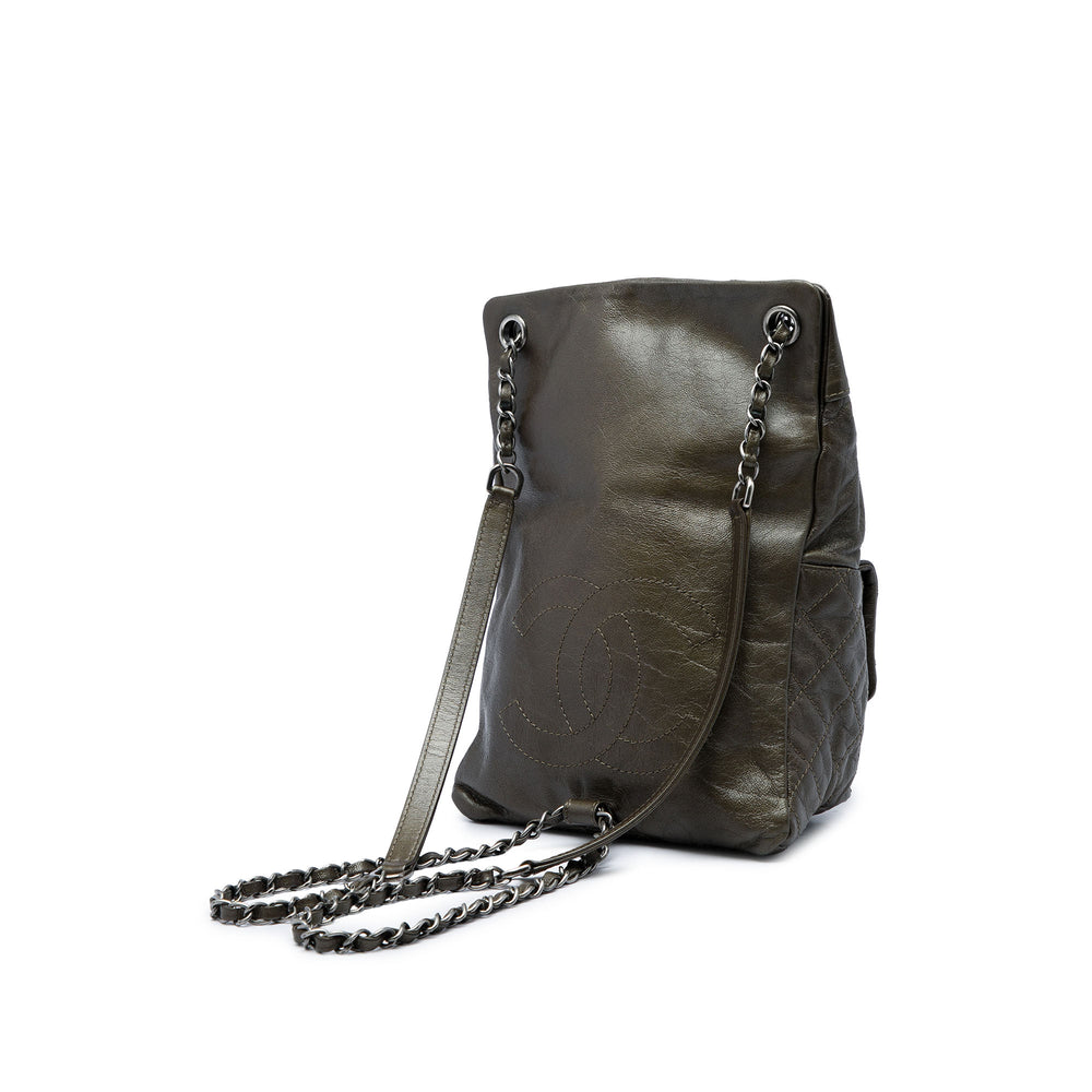 Chanel Sac à dos CC Métallisé Cordon à rabat Petit Cuir de veau Marron – vue 2 – GABY PARIS