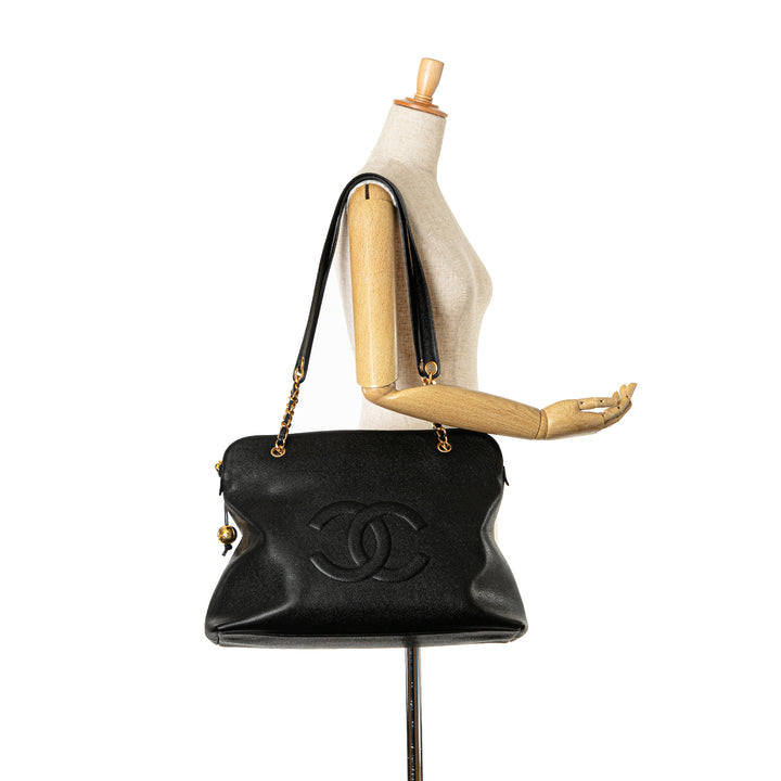 CC Caviar Shoulder Bag Black - Gaby Paris