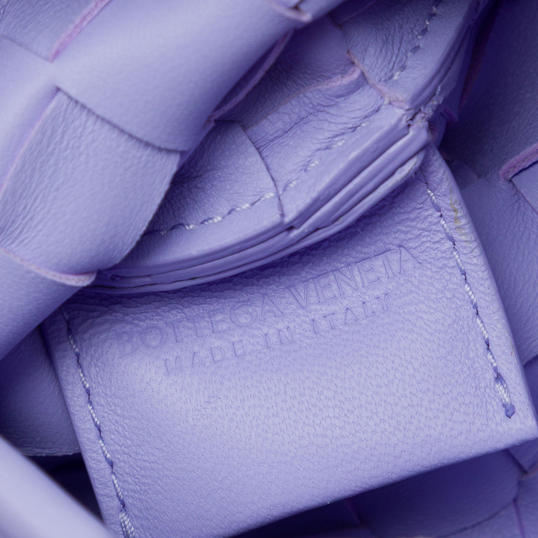 Bottega Veneta Intrecciato Sardine Sac Baby Cuir d'agneau Violet – vue 5 – GABY PARIS