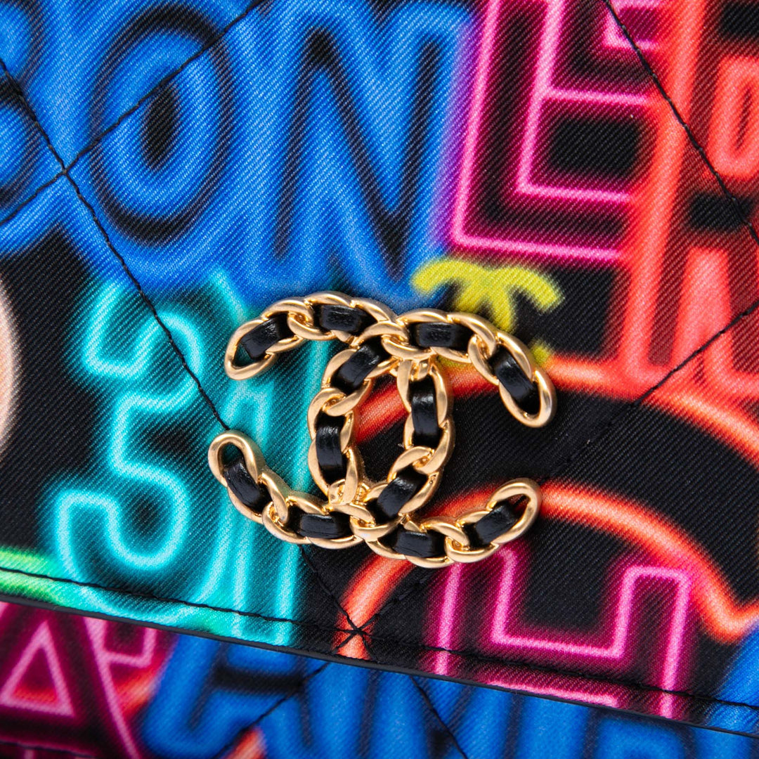 Chanel Imprimé Graffiti 19 Wallet on Chain Noir – vue 5 – GABY PARIS