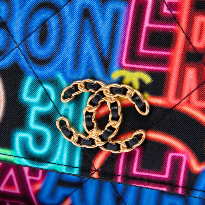 Chanel Imprimé Graffiti 19 Wallet on Chain Noir – vue 5 – GABY PARIS