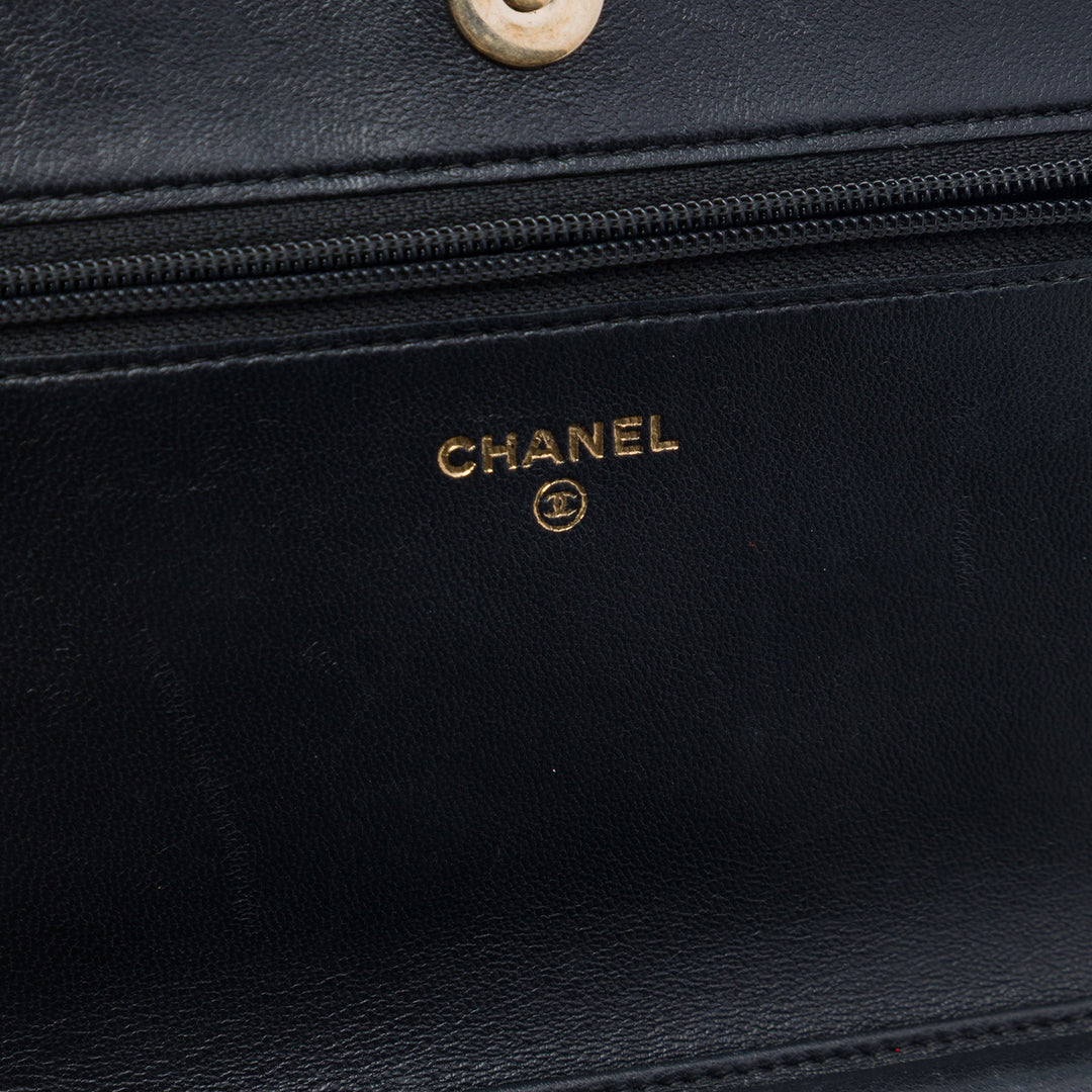 Chanel Matelassé Cuir d’agneau Boy Wallet on Chain