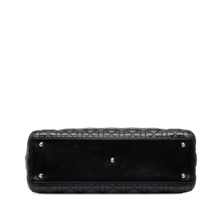 Dior Lady Dior Cannage Grand Cuir d'agneau Noir – vue 3 – GABY PARIS