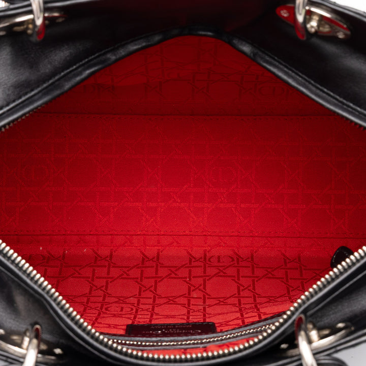 Dior Lady Dior Cannage Grand Cuir d'agneau Noir – vue 4 – GABY PARIS