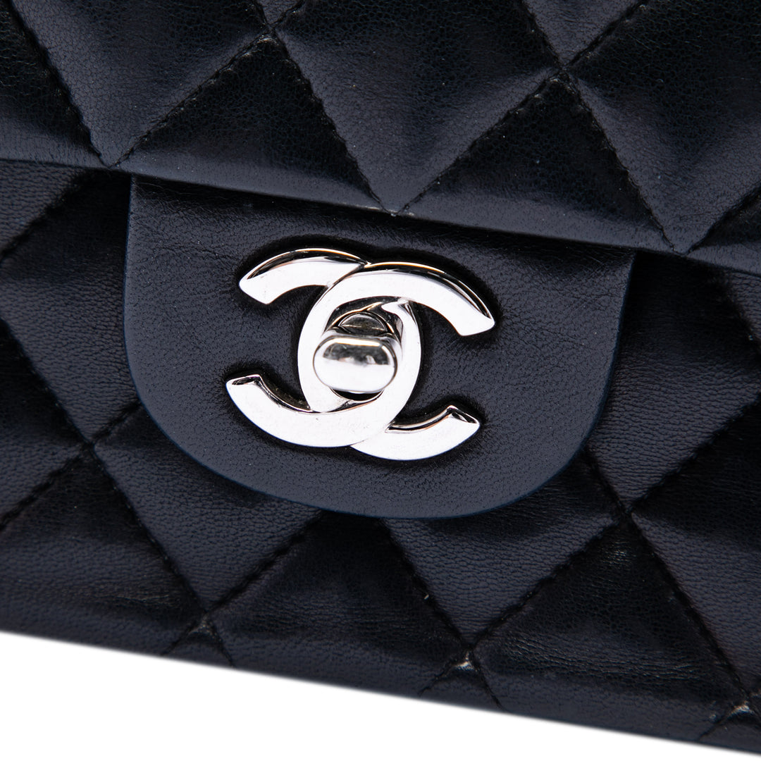 Chanel Medium Classic Cuir d’agneau Double rabat