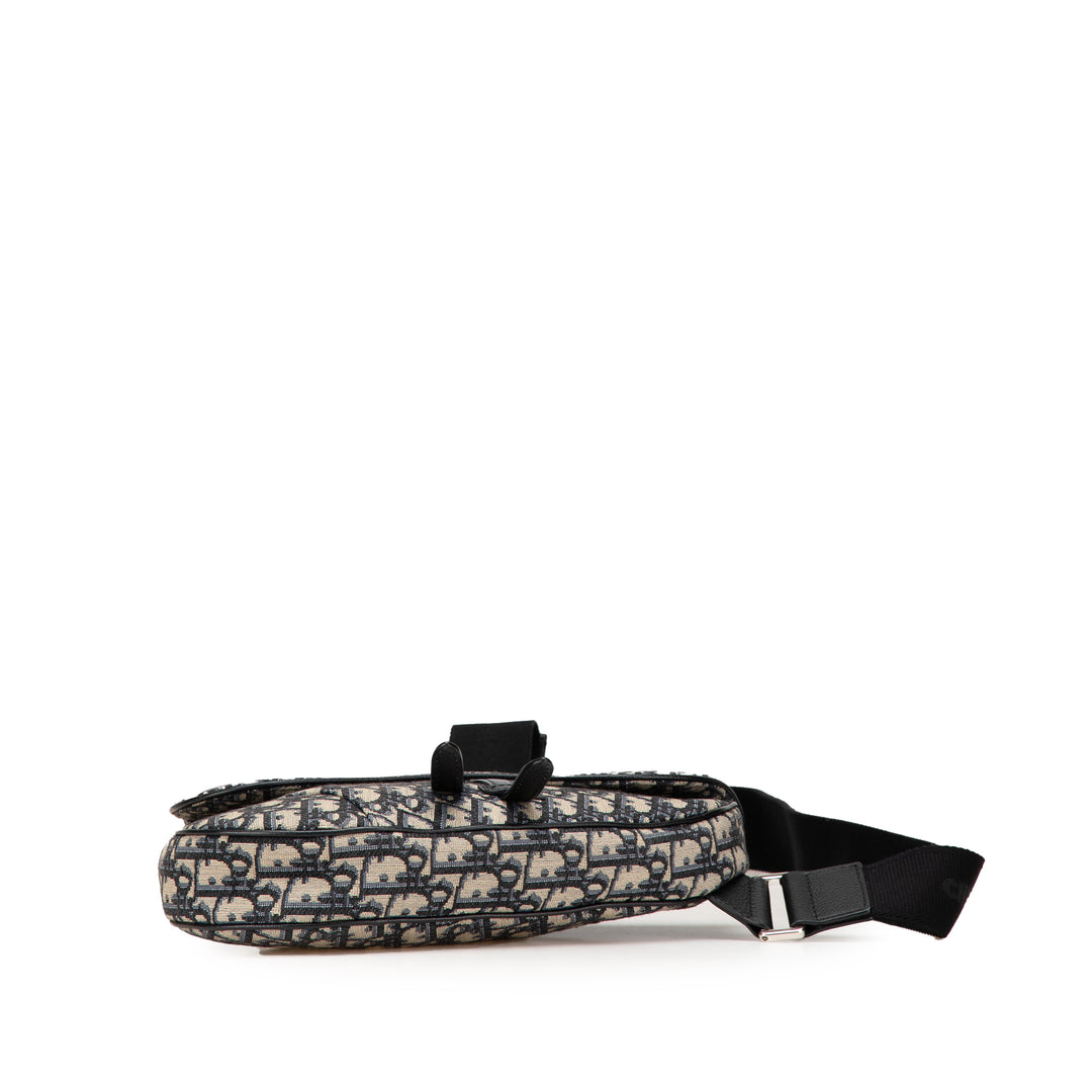 Oblique Canvas Saddle Crossbody Blue - Gaby Paris