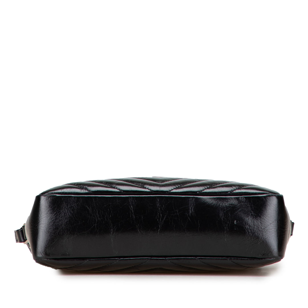 Saint Laurent Cracked Shiny Cuir de veau Matelasse Tassel Monogram Lou Sac caméra Noir