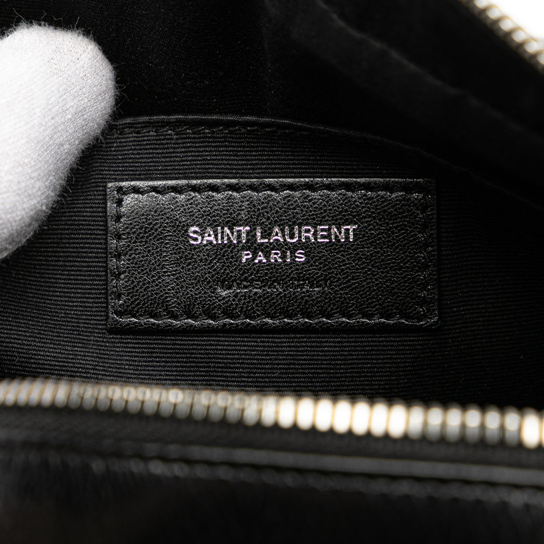 Saint Laurent Cracked Shiny Cuir de veau Matelasse Tassel Monogram Lou Sac caméra Noir