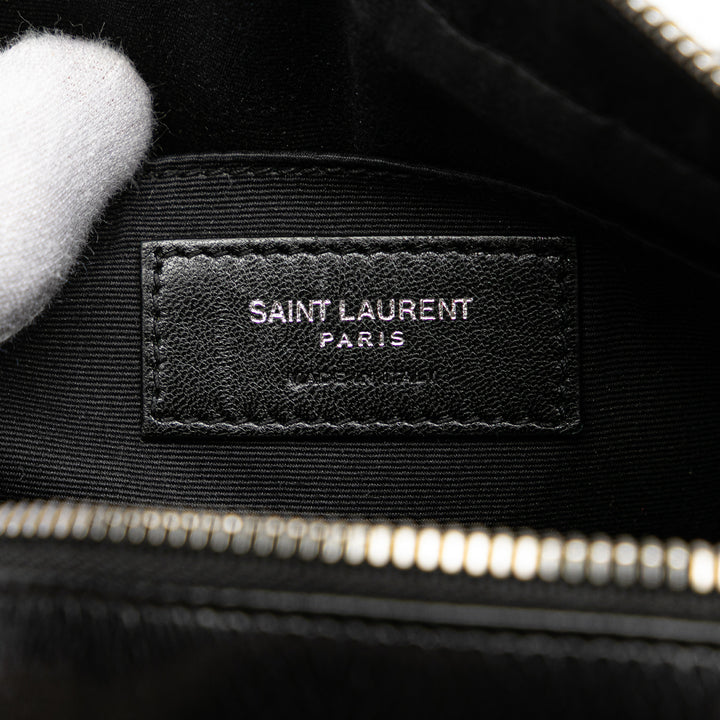 Saint Laurent Cracked Shiny Cuir de veau Matelasse Tassel Monogram Lou Sac caméra Noir