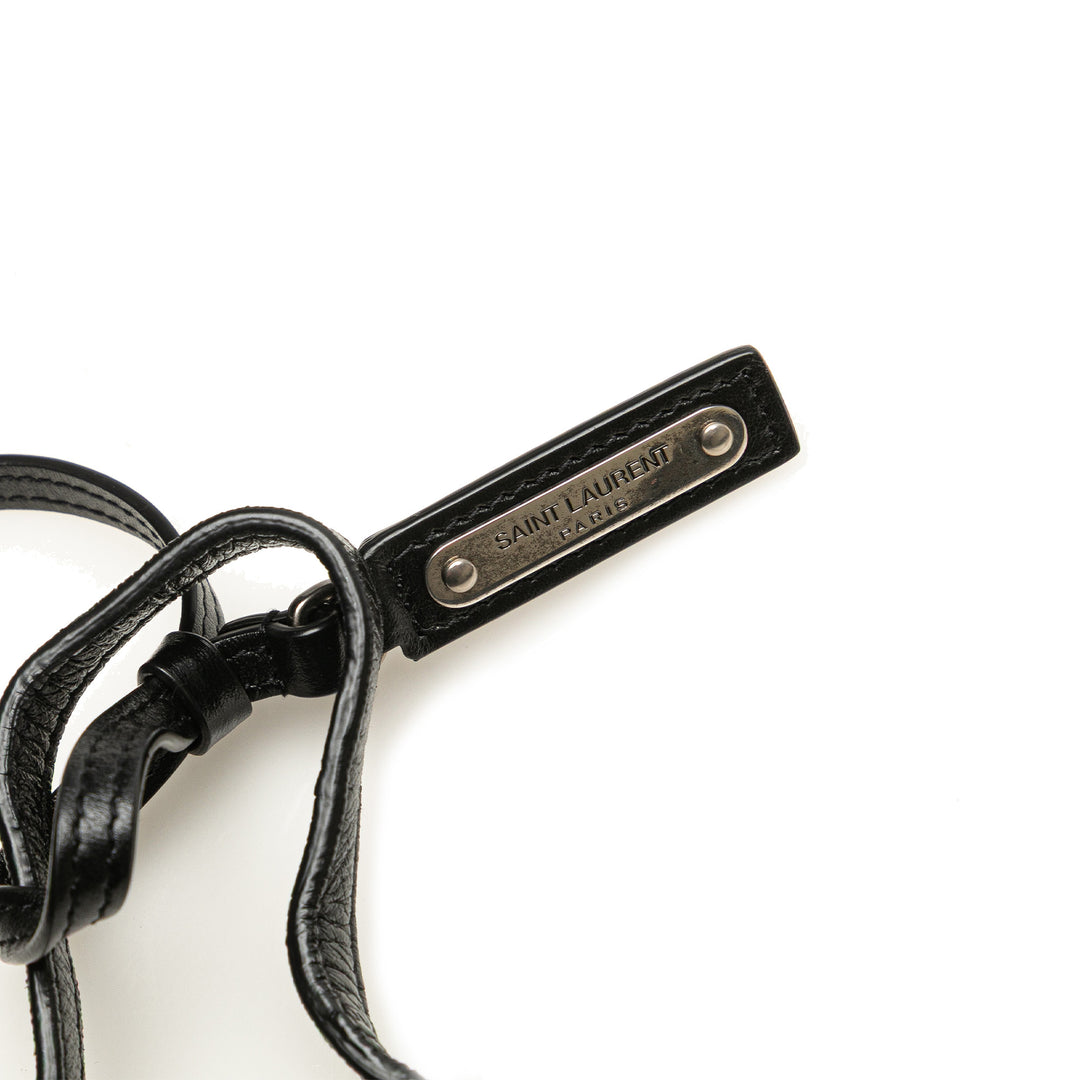 Saint Laurent Cracked Shiny Cuir de veau Matelasse Tassel Monogram Lou Sac caméra Noir