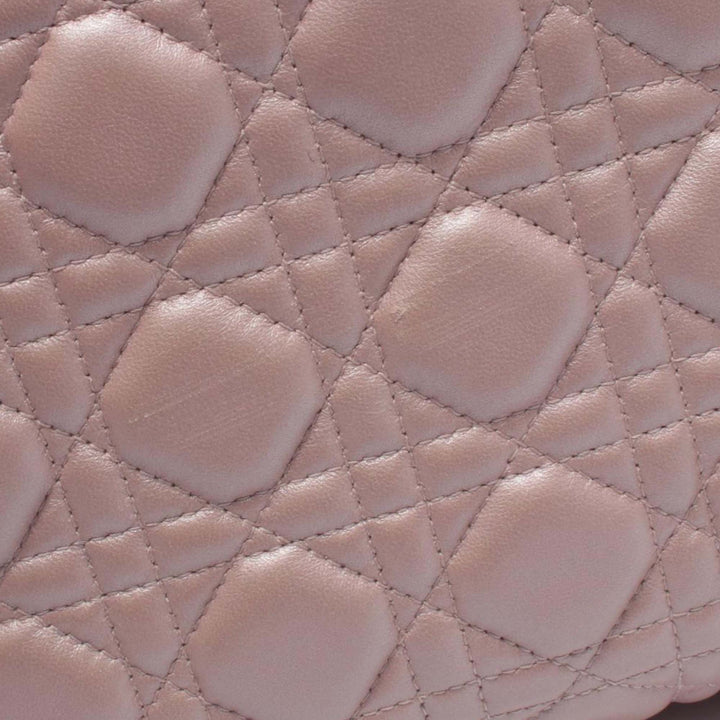 Dior Medium Iridescent Cuir d’agneau Cannage Lady Dior