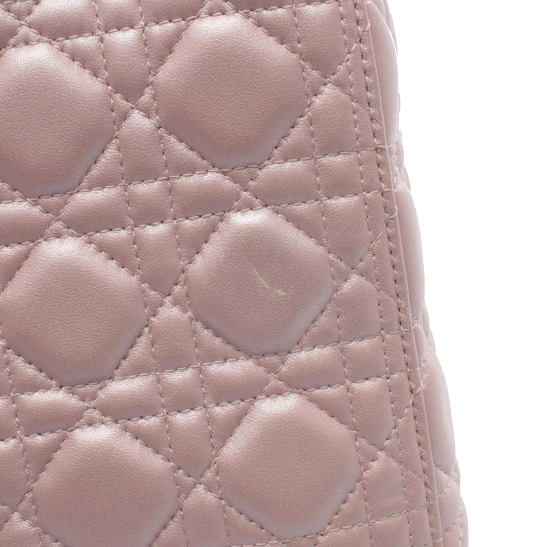 Dior Medium Iridescent Cuir d’agneau Cannage Lady Dior