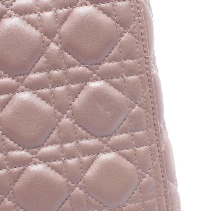 Dior Medium Iridescent Cuir d’agneau Cannage Lady Dior