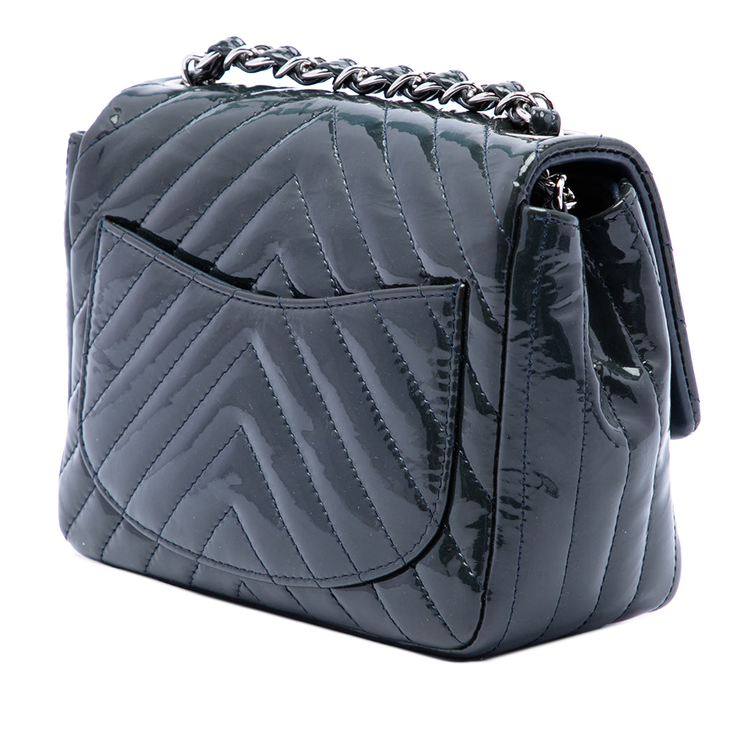 Chanel Sac bandoulière Classic Carré Chevron Rabat simple Mini Bleu – vue 2 – GABY PARIS