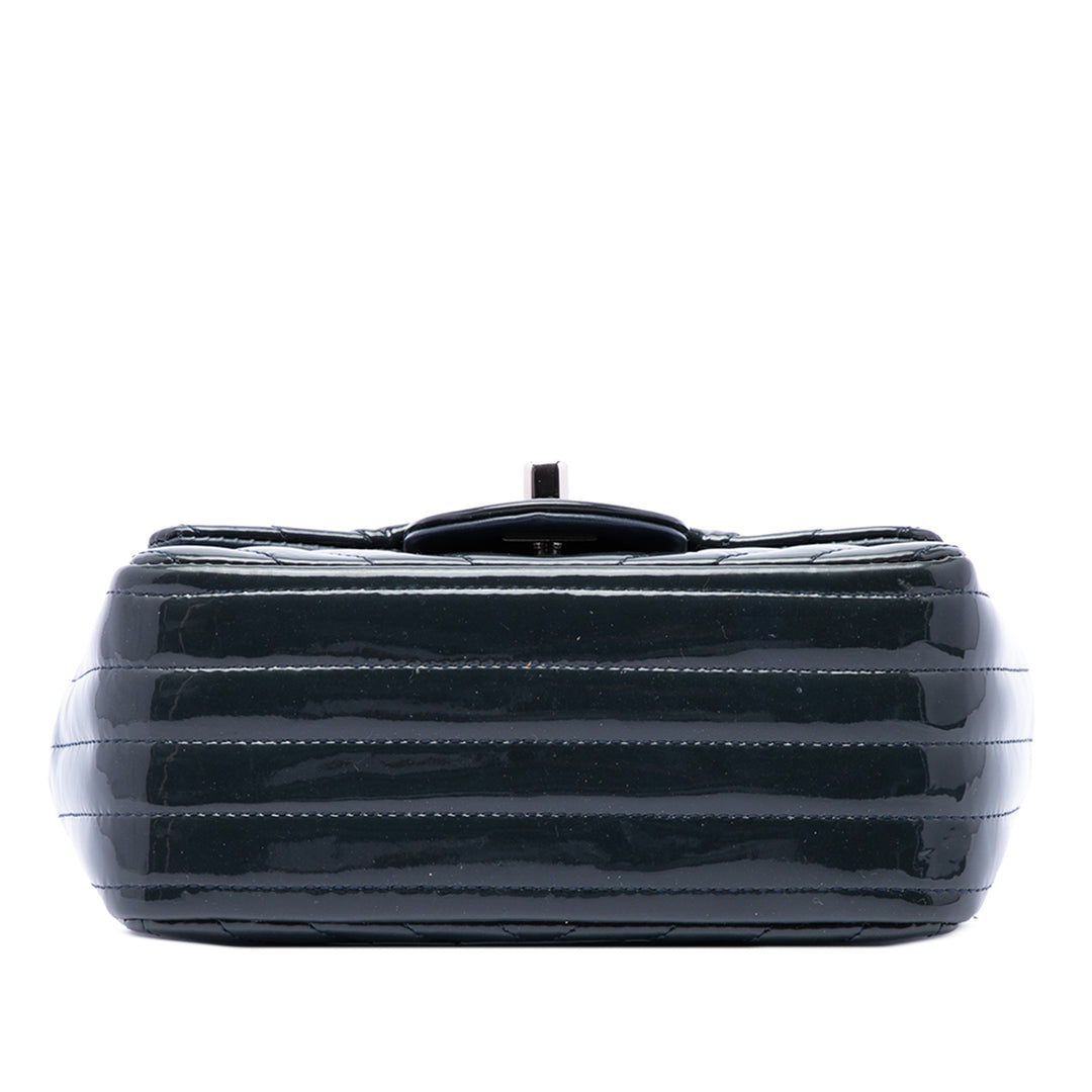 Chanel Sac bandoulière Classic Carré Chevron Rabat simple Mini Bleu – vue 3 – GABY PARIS