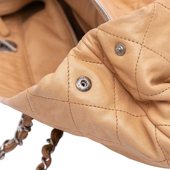 Chanel Large Matelassé Iridescent Cuir de veau VIP Cabas