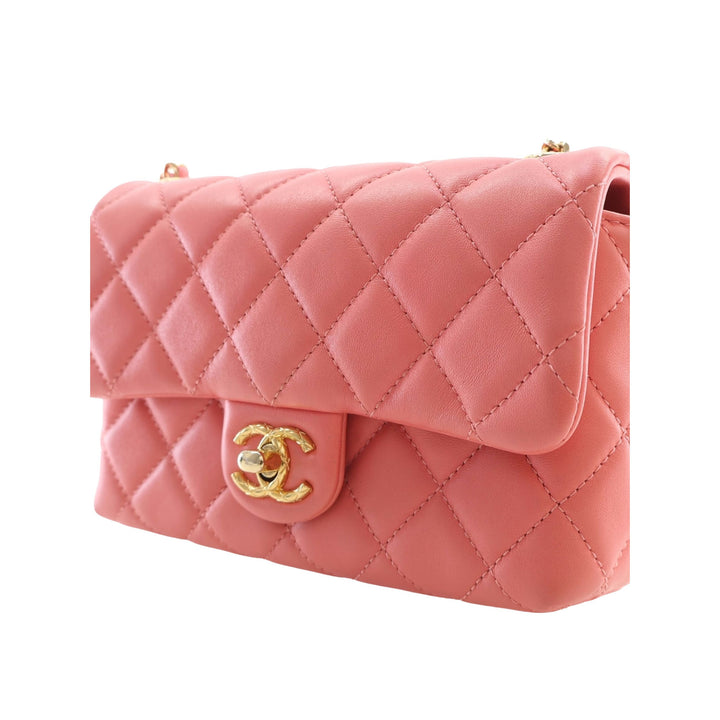 Chanel Sac bandoulière CC Matelassé Chaîne à rabat Mini Cuir d'agneau Rose – vue 14 – GABY PARIS