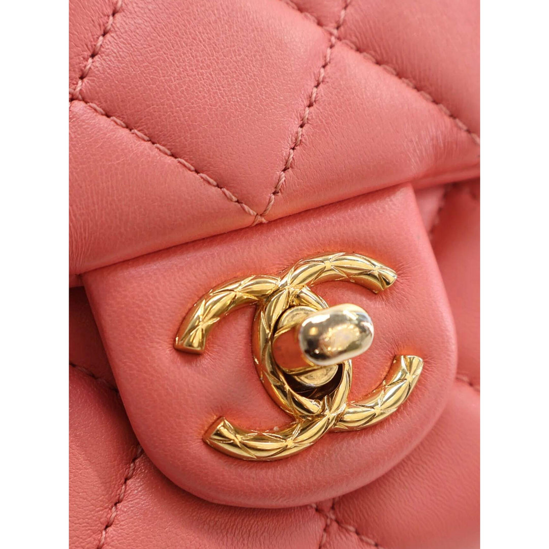 Chanel Sac bandoulière CC Matelassé Chaîne à rabat Mini Cuir d'agneau Rose – vue 5 – GABY PARIS
