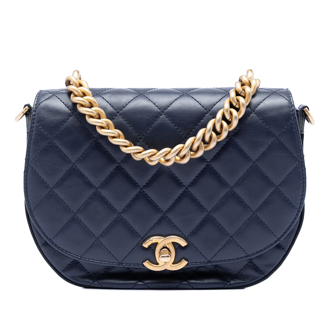 Chanel CC Matelassé Cuir d’agneau Chain Handle Half Moon à rabat