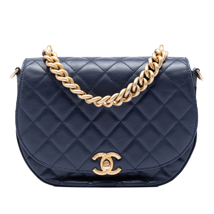 Chanel CC Matelassé Cuir d’agneau Chain Handle Half Moon à rabat