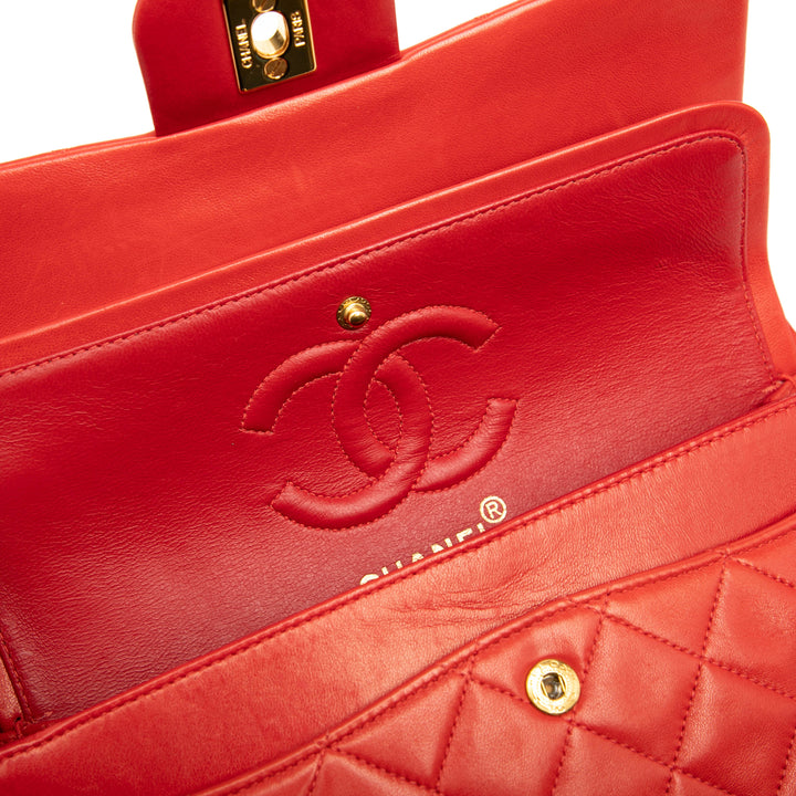 Chanel Small Classic Cuir d’agneau Double rabat Rouge – GABY PARIS Authentique