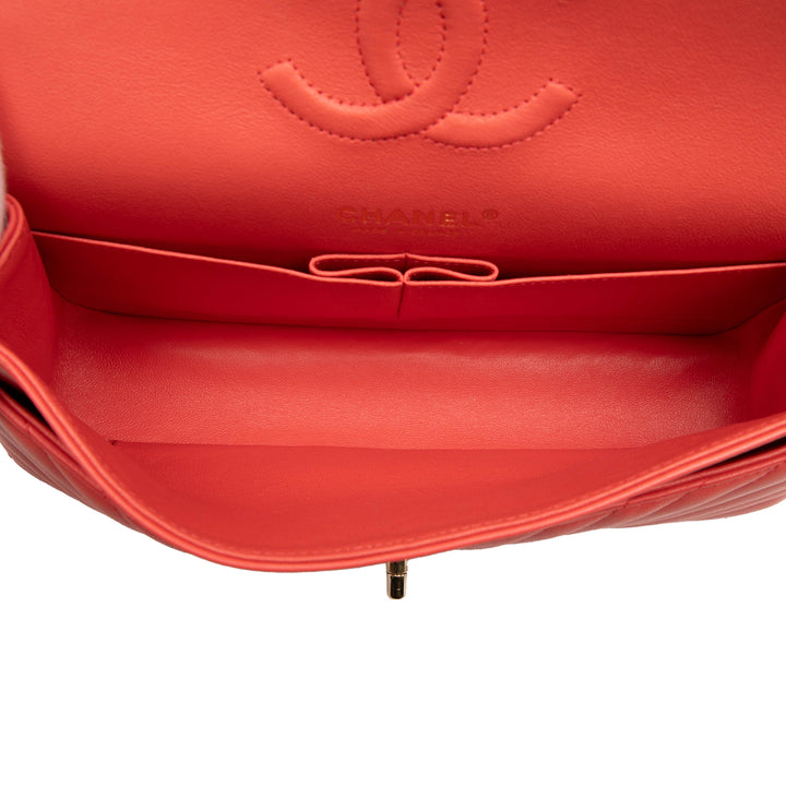 Chanel Classic Chevron Double rabat Moyen Cuir d'agneau Rose – vue 4 – GABY PARIS