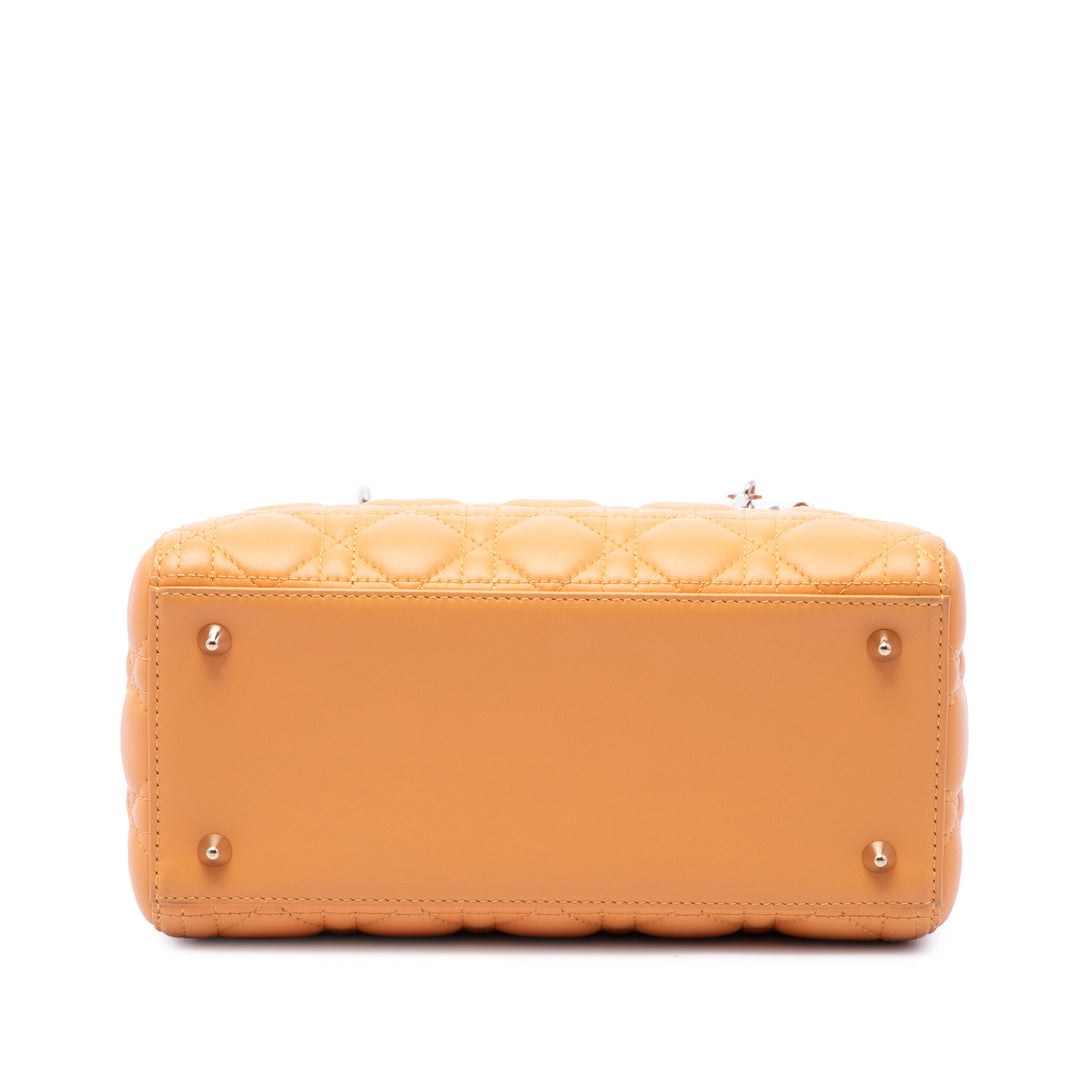 Dior Lady Dior Cannage Moyen Cuir d'agneau Orange – vue 3 – GABY PARIS