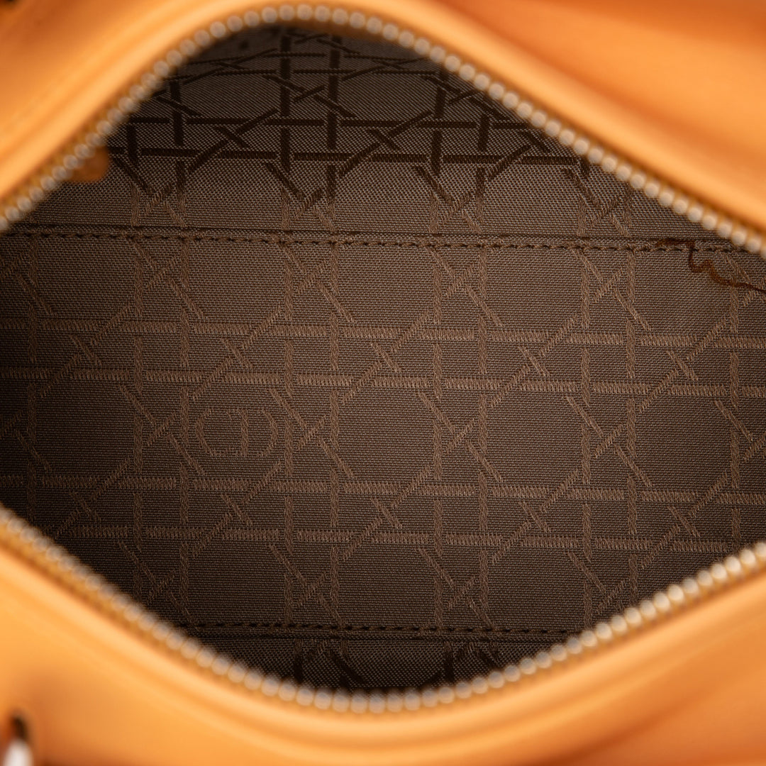 Dior Lady Dior Cannage Moyen Cuir d'agneau Orange – vue 4 – GABY PARIS