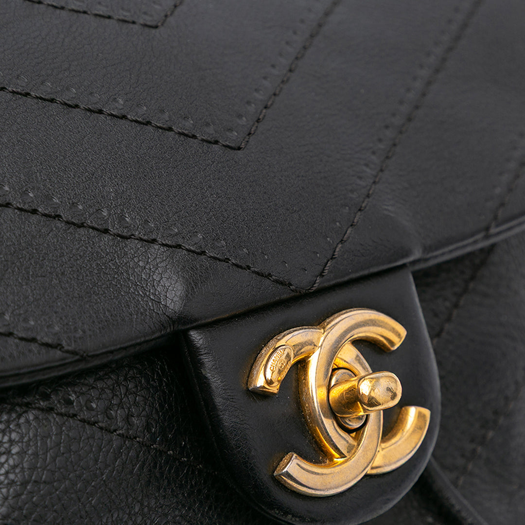 Chanel CC Chevron Cuir d’agneau Round Flap Sac cartable Noir – GABY PARIS Authentique