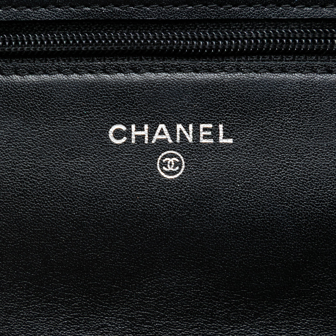 Chanel CC Matelassé Cuir verni Brilliant Wallet on Chain