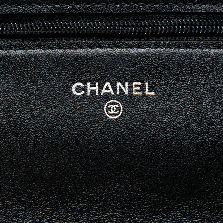 Chanel CC Matelassé Cuir verni Brilliant Wallet on Chain