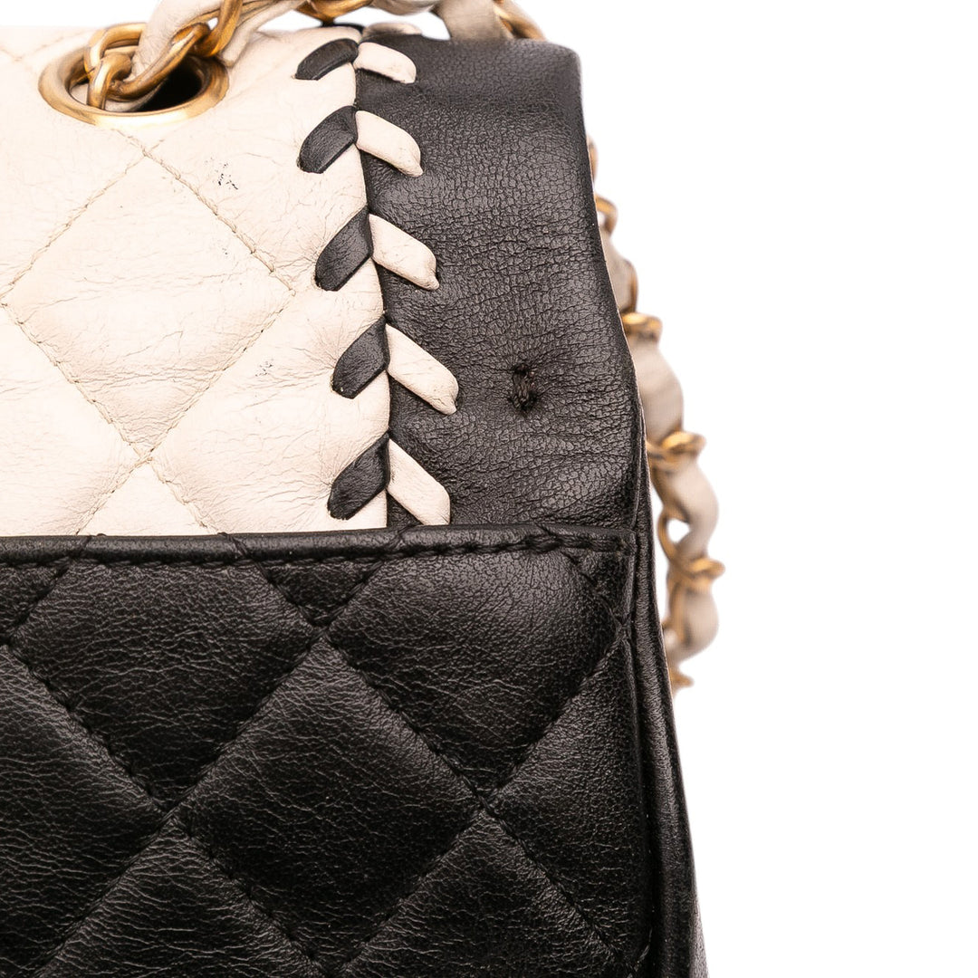 Chanel Small Bicolor Cuir de veau Braided Chic Flap Blanc