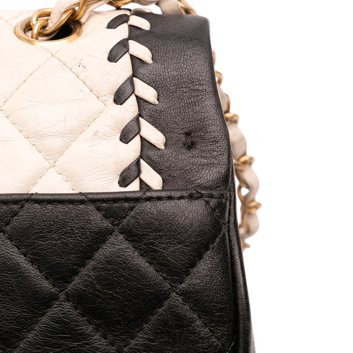 Chanel Small Bicolor Cuir de veau Braided Chic Flap Blanc