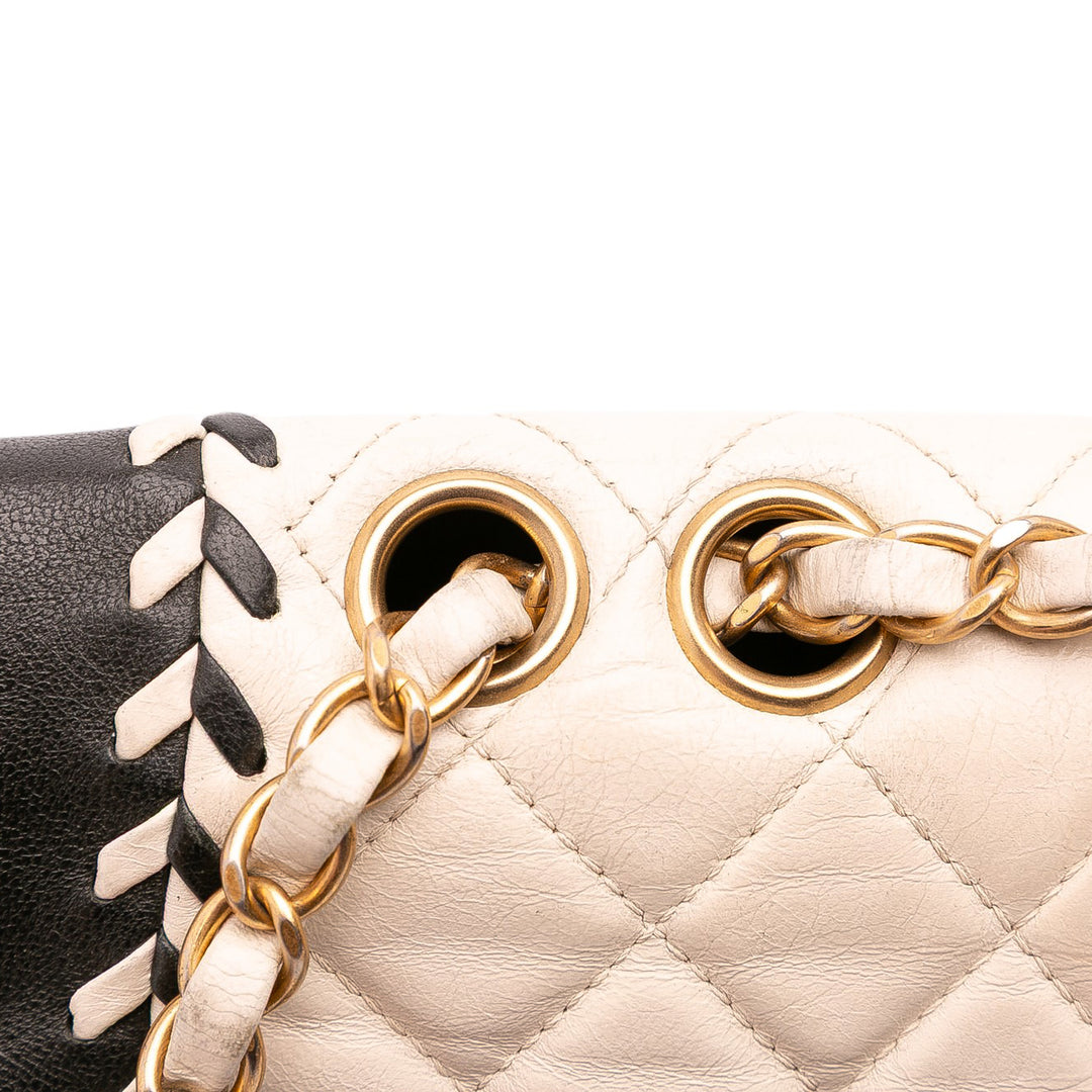 Chanel Small Bicolor Cuir de veau Braided Chic Flap Blanc