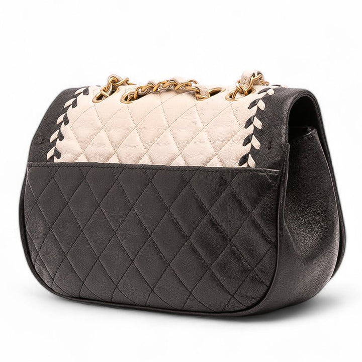 Chanel Small Bicolor Cuir de veau Braided Chic Flap Blanc