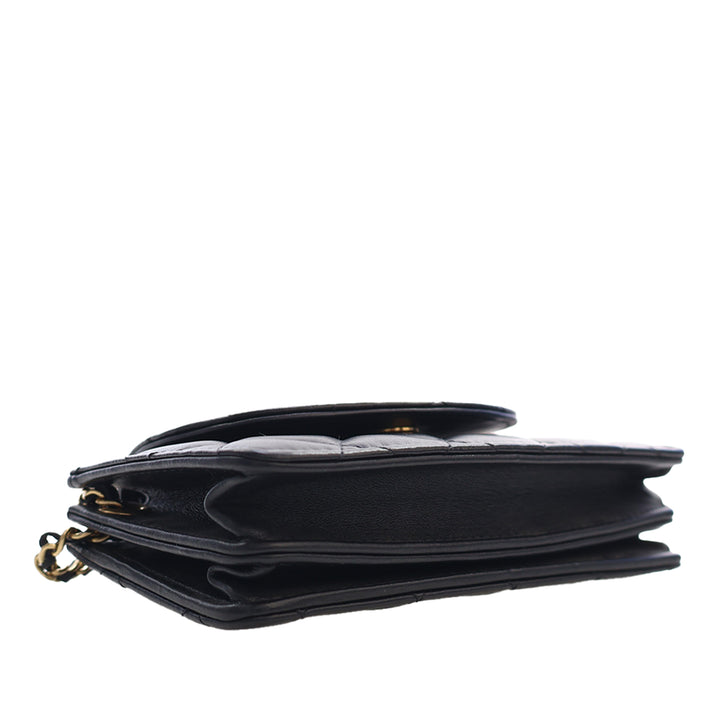 Chanel CC Matelassé Étui téléphone avec chaîne Mini Cuir d'agneau Noir