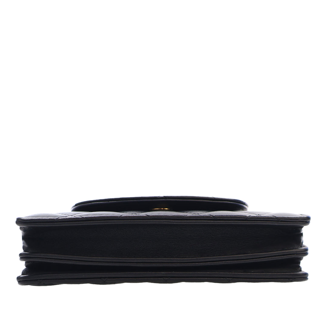 Chanel CC Matelassé Étui téléphone avec chaîne Mini Cuir d'agneau Noir