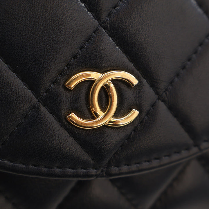 Chanel CC Matelassé Étui téléphone avec chaîne Mini Cuir d'agneau Noir